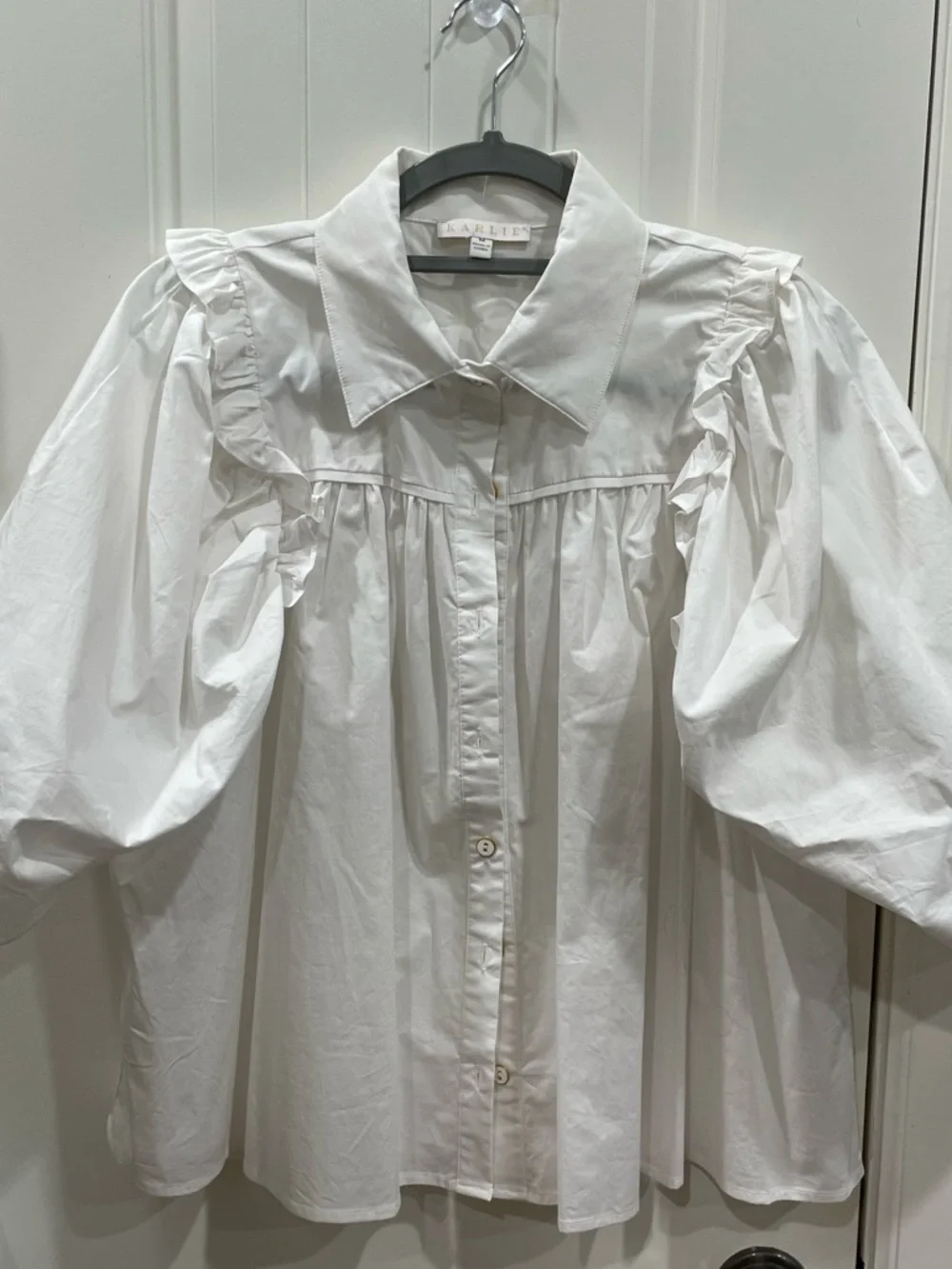 Karlie White Button-Up Blouse with Puff Sleeve Detail Sz M - Picture 1 of 5